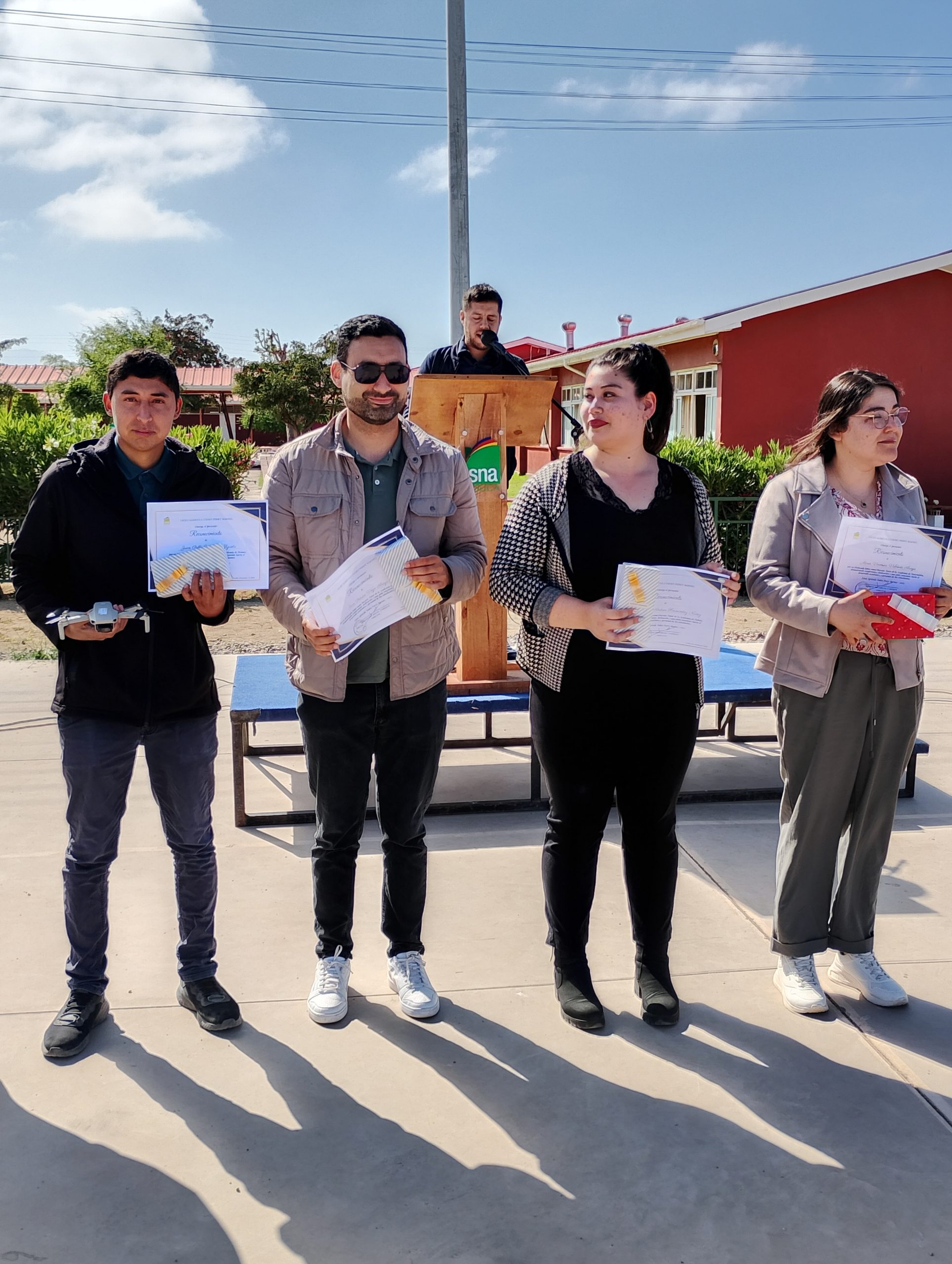 Con un Acto se realiza premiación de Alumnos destacados del año 2025