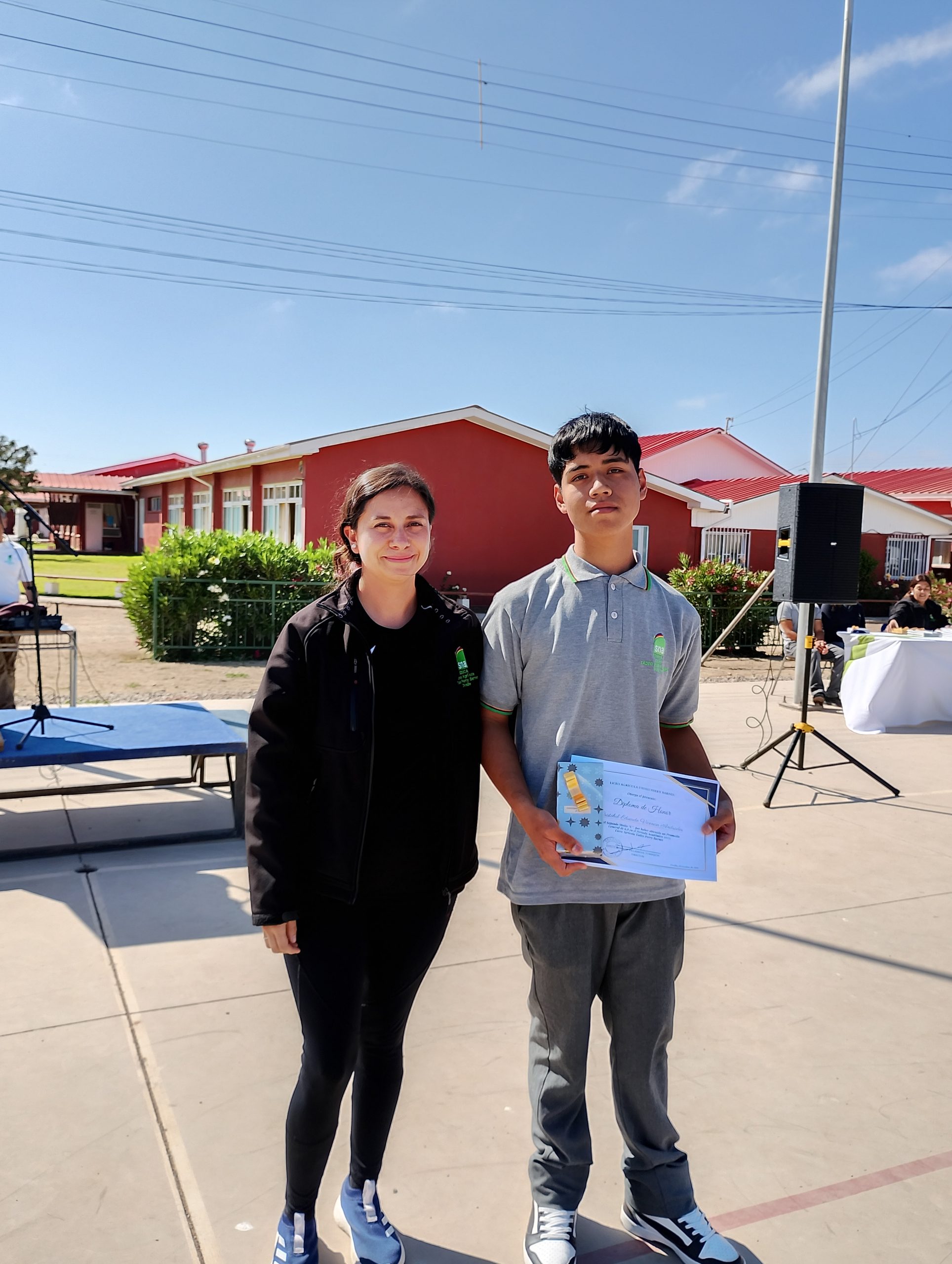 Con un Acto se realiza premiación de Alumnos destacados del año 2025